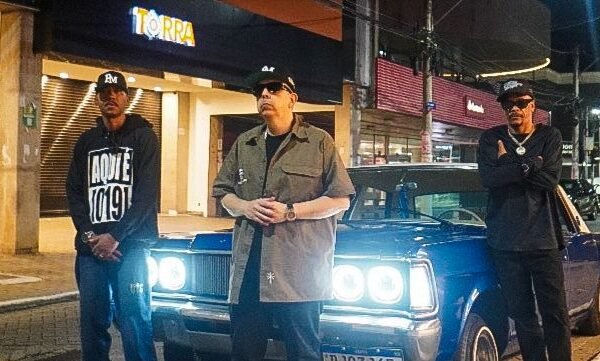Poetas Modernos retornam após 11 anos com o single “AZIDEIAÉPOKA”, pela Trindade Records